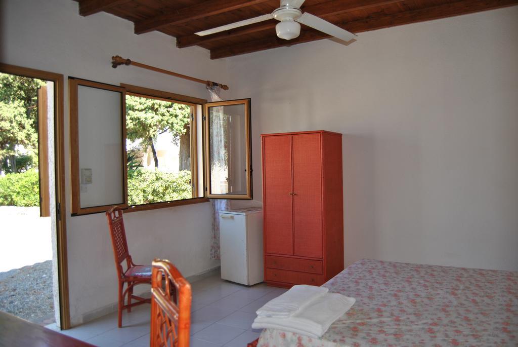 Camping B&B Gioiosa ジョイオーザ・マレーア エクステリア 写真