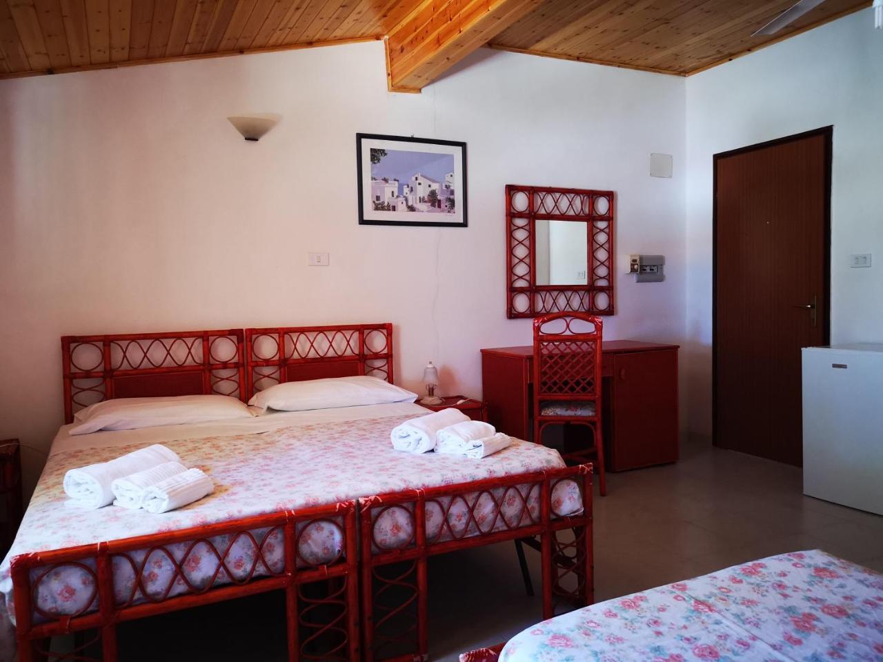 Camping B&B Gioiosa ジョイオーザ・マレーア エクステリア 写真