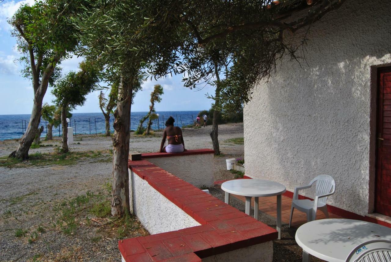 Camping B&B Gioiosa ジョイオーザ・マレーア エクステリア 写真